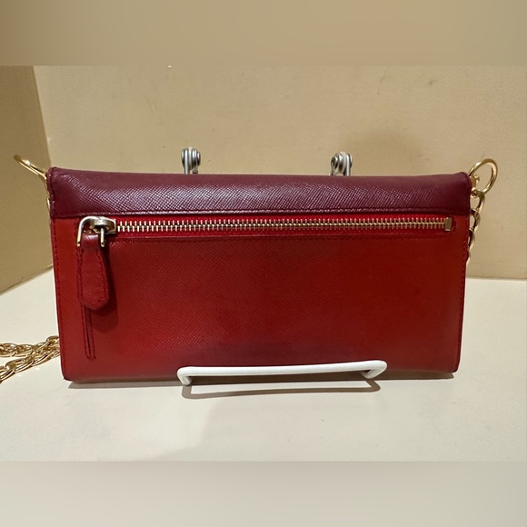 PRADA SAFFIANO RED LEATHER FLAP WALLET ON A CHAIN - Picture 6 of 8